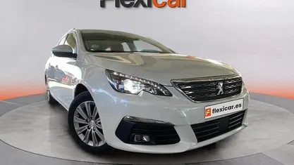 Usado 2021 Peugeot 308 SW Allure Familiar | 8490 € (Super precio)