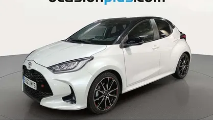 Usado Toyota Yaris Hybrid Plus 131 CV (96 kW) 2024 Utilitario