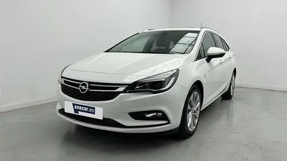 Usado Opel Astra Excellence 150 CV (110 kW) 2017 Blanco alpino Familiar