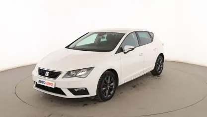 Usado Seat Leon Style 115 CV (84 kW) 2019 Blanco Berlina