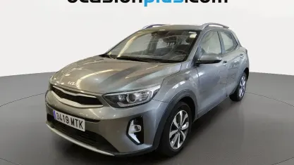 Usado Kia Stonic 101 CV (74 kW) 2024 Gris SUV