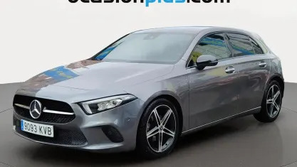 Usado Mercedes A180 116 CV (85 kW) 2019 Gris Utilitario