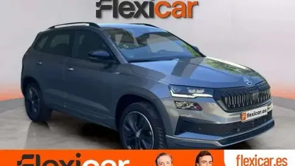 Usado Skoda Karoq SportLine 150 CV (110 kW) 2024 Gris SUV