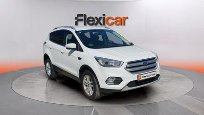 Usado Ford Kuga Trend+ 120 CV (88 kW) 2019 Blanco SUV