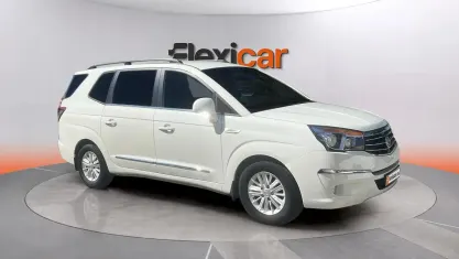 Usado SsangYong Rodius Limited 178 CV (130 kW) 2016 Blanco Monovolumen
