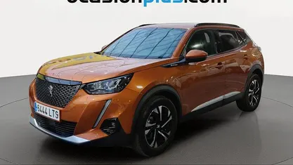 Usado Peugeot 2008 Allure 101 CV (74 kW) 2021 Naranja SUV