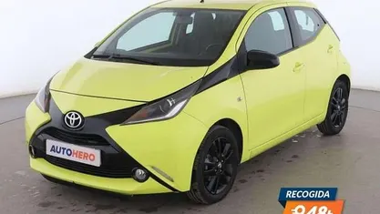 Amarillo Usado 2017 Toyota Aygo X-cite Utilitario | 8099 € (Precio justo)