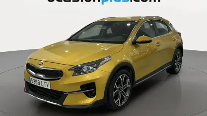 Usado Kia XCeed 160 CV (117 kW) 2021 Amarillo SUV