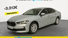 Gris / plata Nuevo 2025 Skoda Superb Essence Berlina | 33.990 € (Precio justo)
