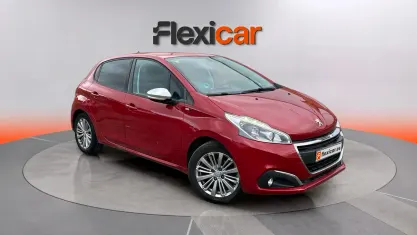 Usado Peugeot 208 Access 68 CV (50 kW) 2017 Rojo Utilitario