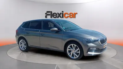 Usado Skoda Scala Style 110 CV (80 kW) 2022 Gris Utilitario