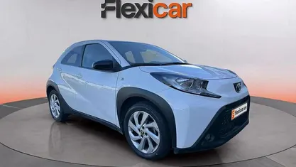 Usado 2024 Toyota Aygo X Play SUV | 11.990 € (Precio justo)