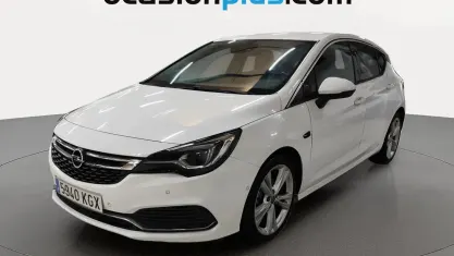 Usado Opel Astra Dynamic 200 CV (147 kW) 2018 Blanco Utilitario