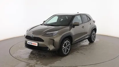 Usado Toyota Yaris Cross Style 120 CV (88 kW) 2022 Verde SUV