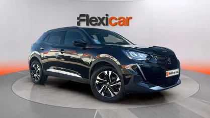 Usado Peugeot 2008 Allure 100 CV (73 kW) 2022 Negro SUV