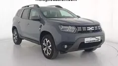 Gris urbano Usado 2024 Dacia Duster Journey SUV | 21.666 € (Precio justo)