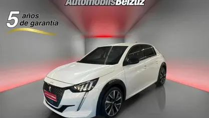 Blanco Usado 2022 Peugeot 208 GT Utilitario | 15.490 € (Precio justo)