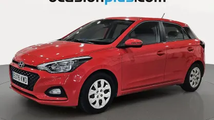 Usado Hyundai i20 75 CV (55 kW) 2019 Rojo Utilitario