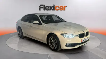 Usado BMW 318 136 CV (100 kW) 2018 Blanco Berlina