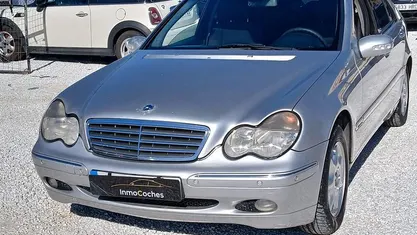 Usado Mercedes C220 Elegance 125 CV (91 kW) 2000 Gris Berlina