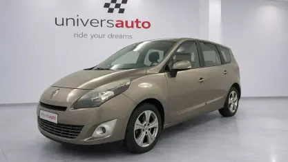 Usado Renault Scenic E-Tech Dynamique 131 CV (96 kW) 2011 Marrón Monovolumen