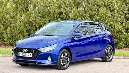Usado Hyundai i20 101 CV (74 kW) 2022 Azul Utilitario