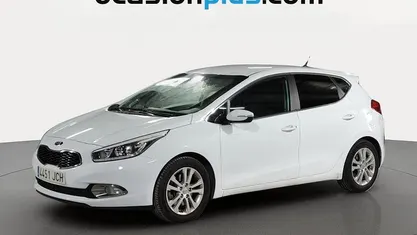 Blanco Usado 2015 Kia Ceed GT Utilitario | 8232 € (Precio justo)