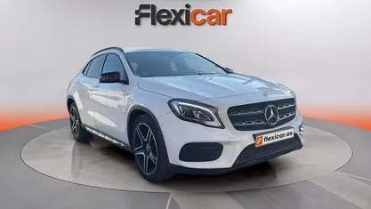 Usado Mercedes GLA200 156 CV (114 kW) 2019 Blanco SUV