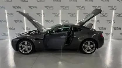 Usado Aston Martin Vantage 427 CV (314 kW) 2009 Gris Coupe