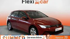 Rojo Usado 2022 VW Golf VIII Life Berlina | 18.990 € (Buen precio)