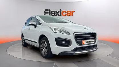 Usado Peugeot 3008 Style 120 CV (88 kW) 2015 Blanco Familiar