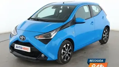 Usado Toyota Aygo X-play 72 CV (52 kW) 2019 Azul Utilitario
