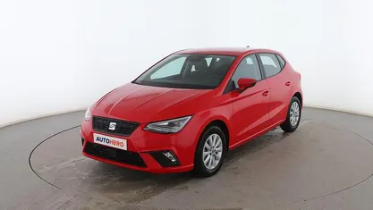 Usado Seat Ibiza Style Plus 110 CV (80 kW) 2022 Rojo Utilitario