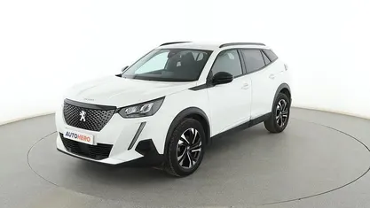 Usado Peugeot 2008 Allure 101 CV (74 kW) 2022 Blanco SUV