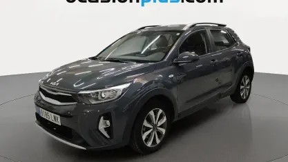 Usado Kia Stonic 84 CV (61 kW) 2022 Gris SUV