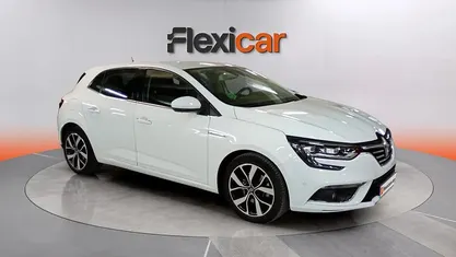 Usado Renault Mégane IV Bose Edition 130 CV (95 kW) 2018 Blanco Berlina