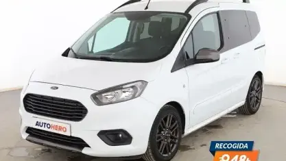 Begagnad Ford Tourneo Courier Sport 100 HK (73 kW) 2019 Vit Minibuss