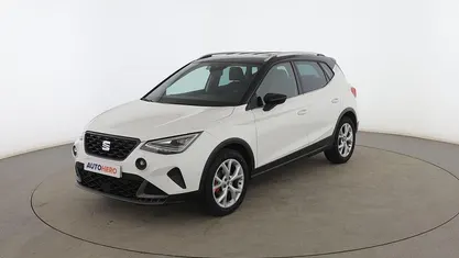 Usado Seat Arona FR 110 CV (80 kW) 2022 Blanco SUV