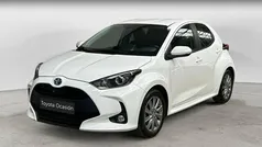 Usado 2024 Toyota Yaris Hybrid Active Berlina | 22.950 € (Precio justo)