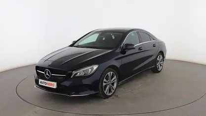 Usado Mercedes CLA200 Urban 135 CV (99 kW) 2018 Azul Berlina