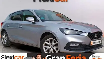 Usado Seat Leon Style 131 CV (96 kW) 2022 Gris Berlina