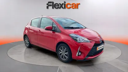 Usado Toyota Yaris Active 69 CV (50 kW) 2018 Rojo Utilitario