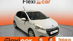Usado 2015 Peugeot 208 Active Utilitario | 6690 € (Precio justo)