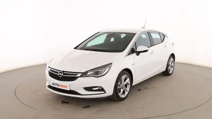 Usado Opel Astra Dynamic 125 CV (91 kW) 2016 Blanco Berlina