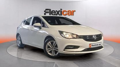 Używany Opel Astra Selective 110 KM (80 kW) 2019 Biały Sedan/Limuzyna
