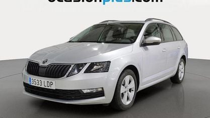 Käytetty Skoda Octavia Ambition 116 HP (85 kW) 2019 Harmaa Farmari