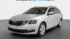 Gris plata Usado 2019 Skoda Octavia Ambition Familiar | 14.864 € (Precio justo)