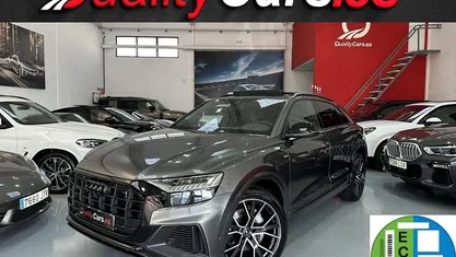 Usado Audi Q8 286 CV (210 kW) 2022 Gris SUV