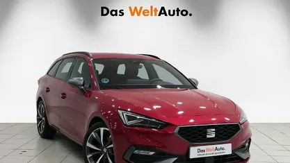 Usado Seat Leon FR 150 CV (110 kW) 2025 Rojo Familiar