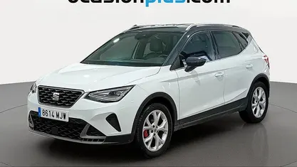 Usado Seat Arona FR 150 CV (110 kW) 2023 Blanco SUV
